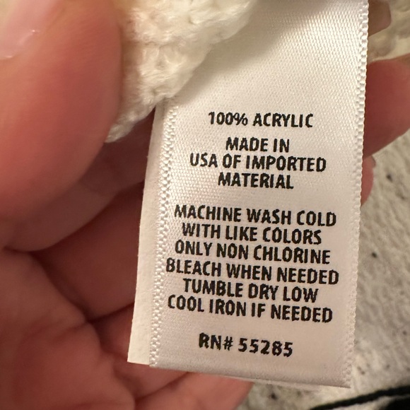 Express cream colored sweater NWT - Picture 6 of 7